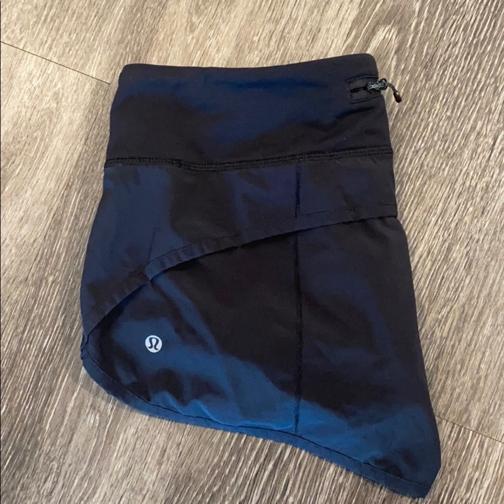 Lululemon size 6 speed short in black